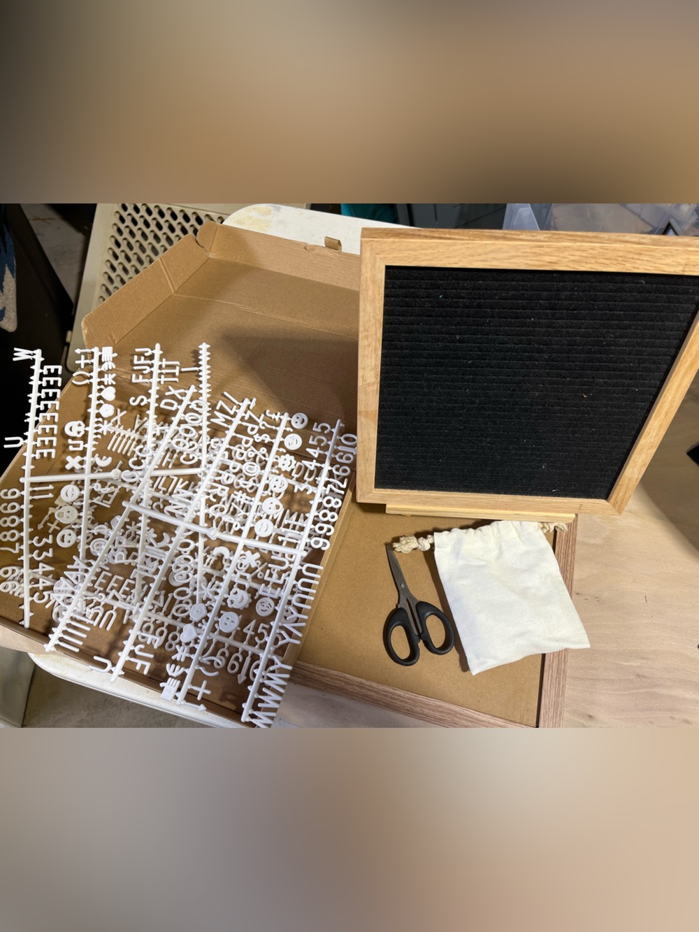 Customizable felt letter board 10x10